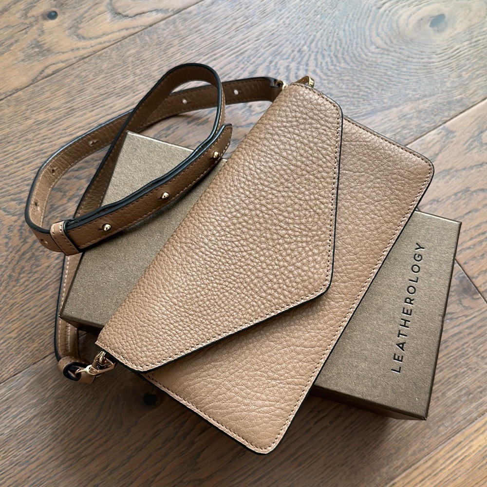 Leatherology's Small Willow Envelope Crossbody